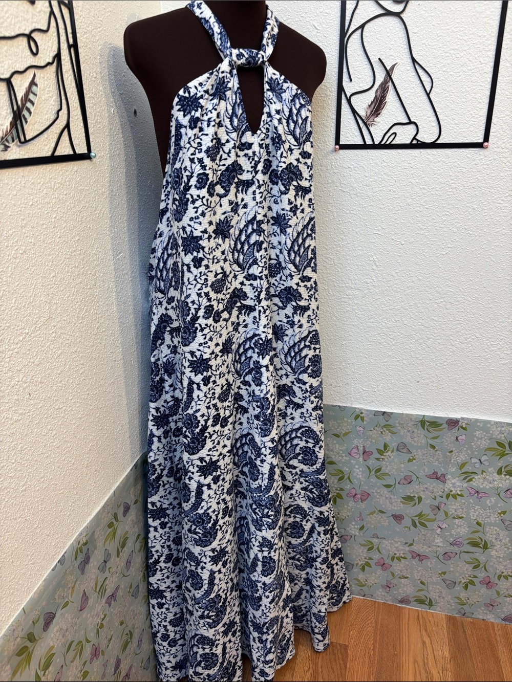 Elegant white and blue floral halter maxi dress. Size 2X.